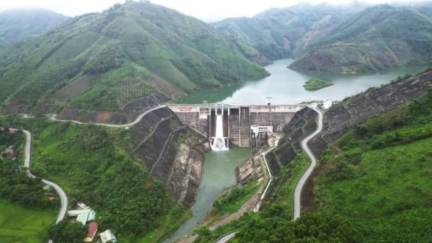 Nation-building irrigation: Projects born from government bonds
